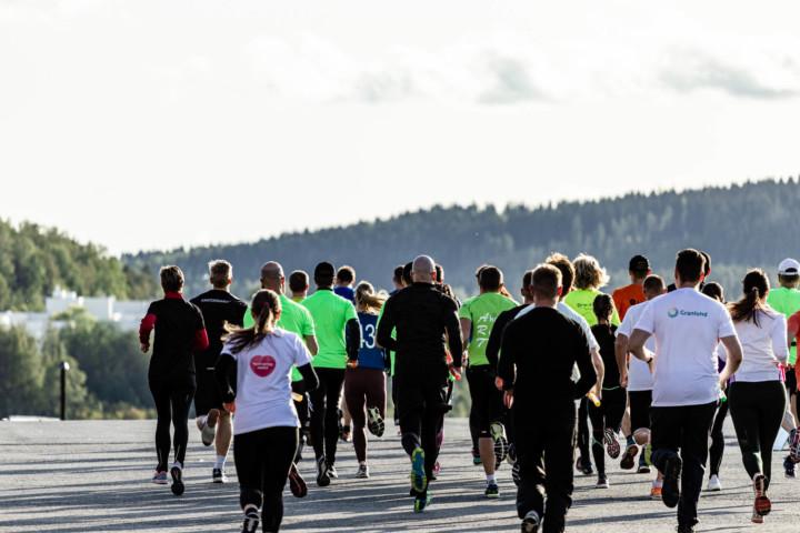 Finlandia Marathonin juoksijoita Jyväskylässä